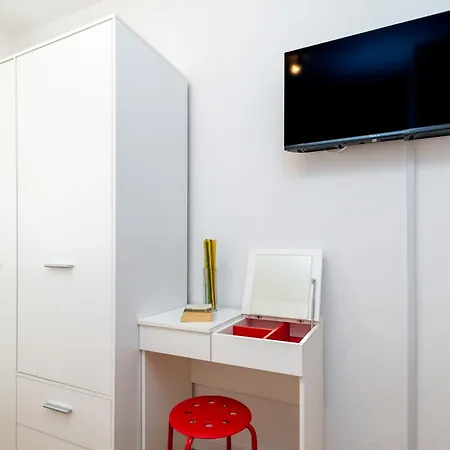 쿠즈메니치 아파트 트로기르