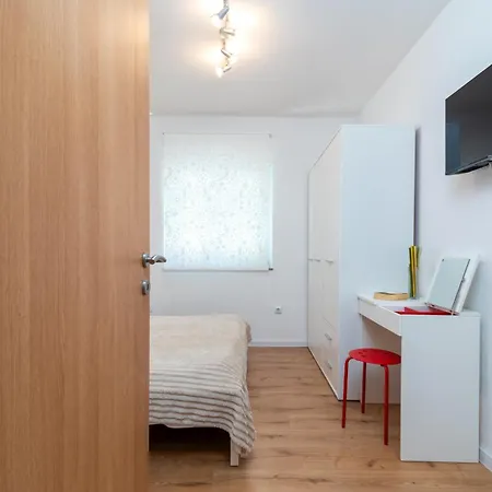 쿠즈메니치 아파트 트로기르