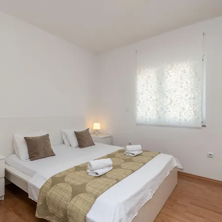 아파트 쿠즈메니치 *