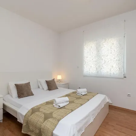 쿠즈메니치 트로기르