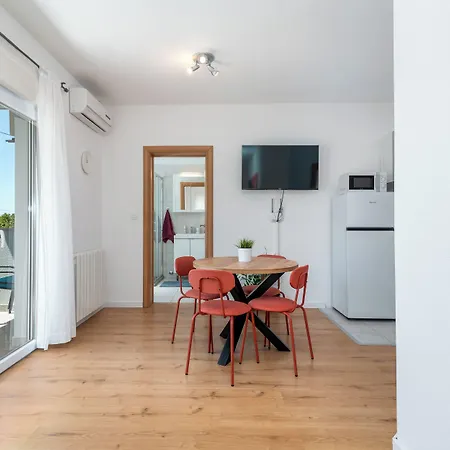 Eight By A Apartamento